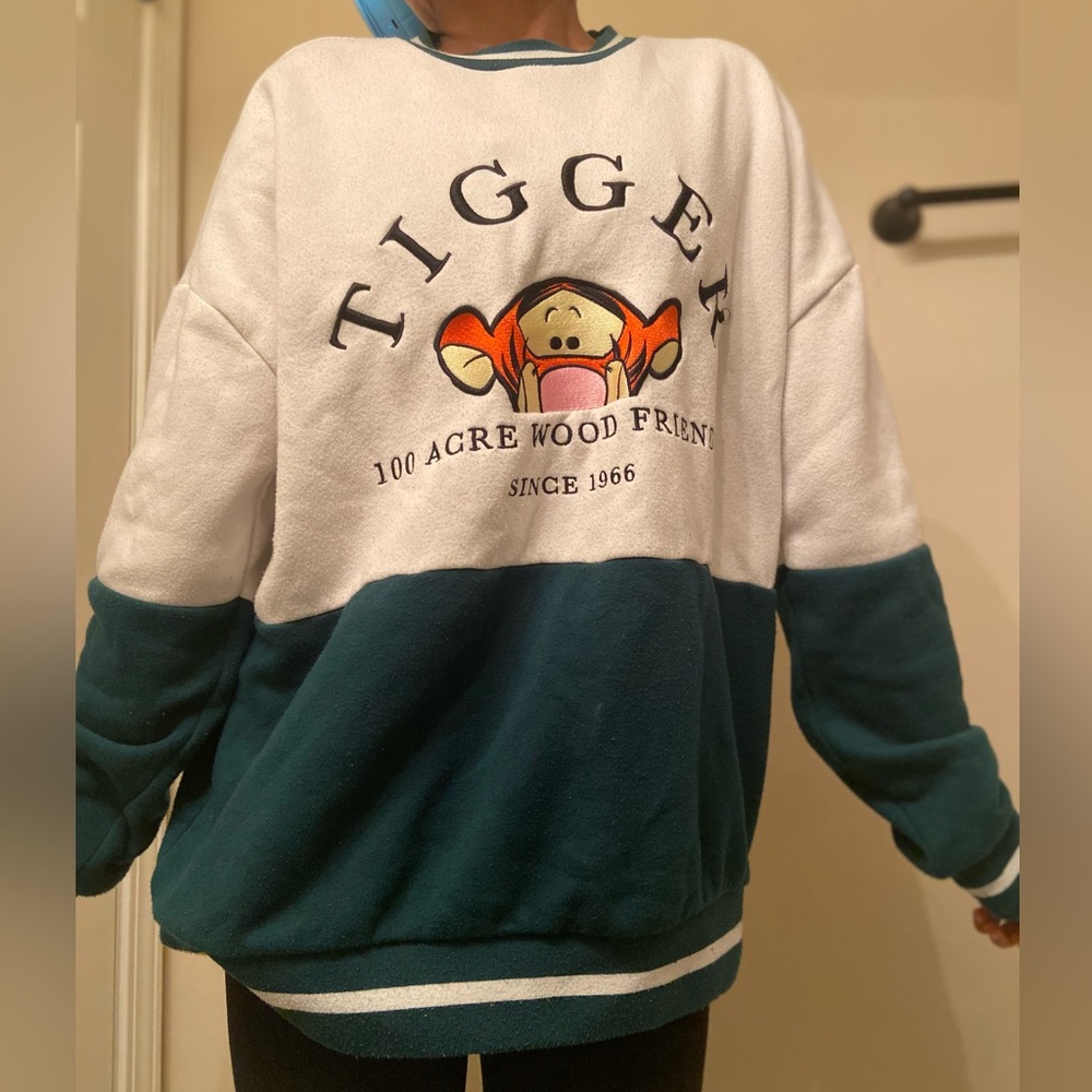 COPY - BoxLunch-Disney Winnie the Pooh Crewneck Size-S/M